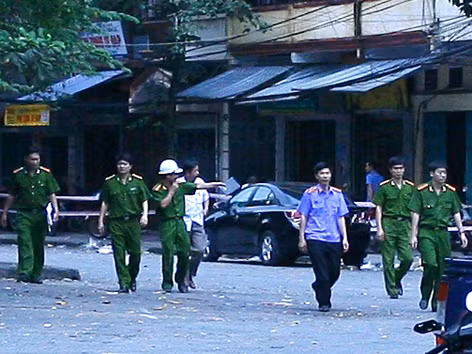 Cháy trung tâm thương mại Hải Dương: Công an làm việc với 6 bảo vệ