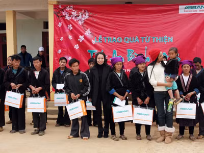 ABBANK 2012 - Dấu ấn thiện nguyện