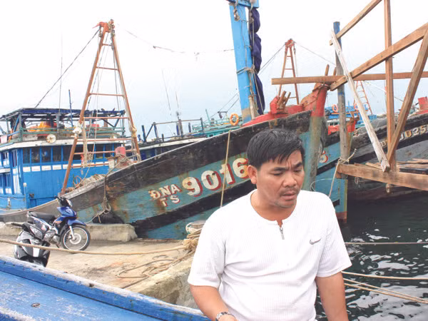 'Chơi' thì lỗ, bỏ thì sạt
