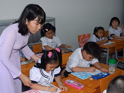 Cô trò ở thủ đô cùng sửa ngọng 'L,N'