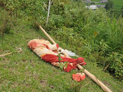 Sạt lở bãi vàng 'thổ phỉ':  Huyện điều tra, Xã...quan sát