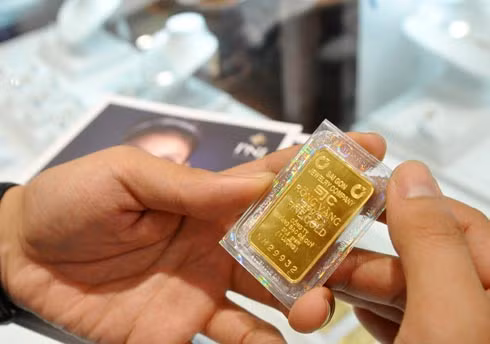 Chênh lệch giá vàng lên 4,9 triệu đồng