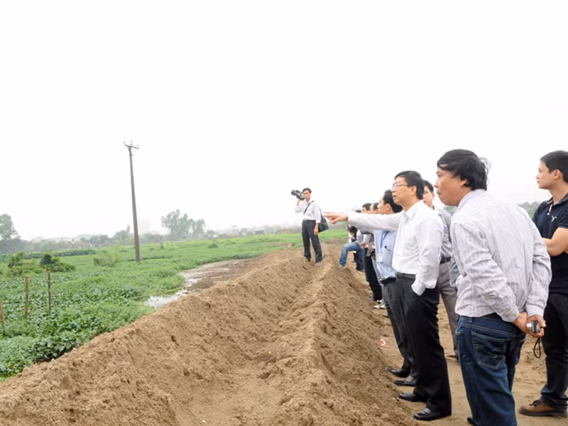 Chấm dứt vụ lùm xùm về san lấp mộ