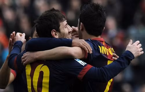 Barca 'làm gỏi' láng giềng của Real