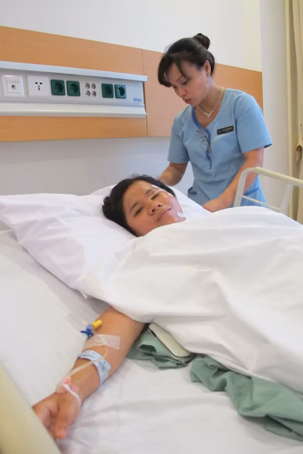 Giải cứu cô gái hơn 25 năm ròng ngủ mở mắt