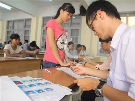 Hơn 350.000 thí sinh làm thủ tục thi CĐ