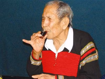 Chuyện chưa kể về vua voi Ama Kông vừa 'về với đại ngàn' ở tuổi 103