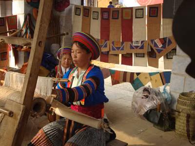 Chơi chợ vùng cao ở làng văn hóa