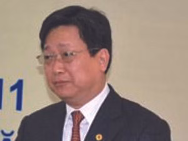 Bộ tạm dừng sáp nhập hai nhà hát