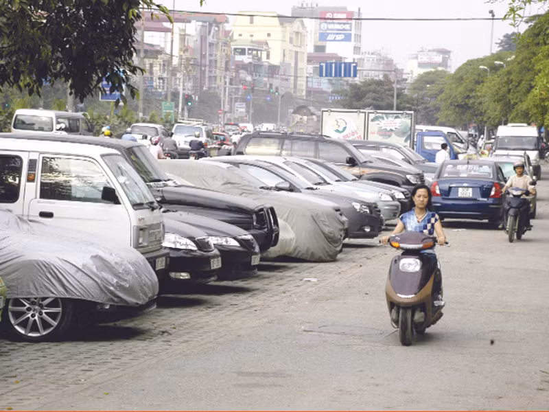 'Cuộc chiến' đỗ ô tô