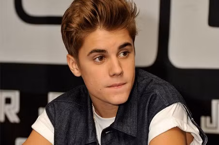 Justin Bieber khốn đốn vì ảnh ghép