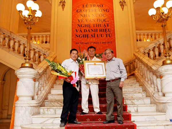 Máu lửa, đi tới cùng sự thật