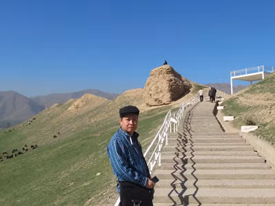 Hồ Anh Thái hiện ở Iran trong nhiệm kỳ làm đại sứ của anh