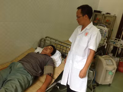 Đảo Song Tử Tây: Cấp cứu ngư dân trong điều kiện phòng chống siêu bão Haiyan