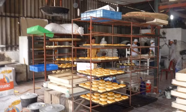 Bánh Trung thu: Làm một vụ, ngủ ...hai năm