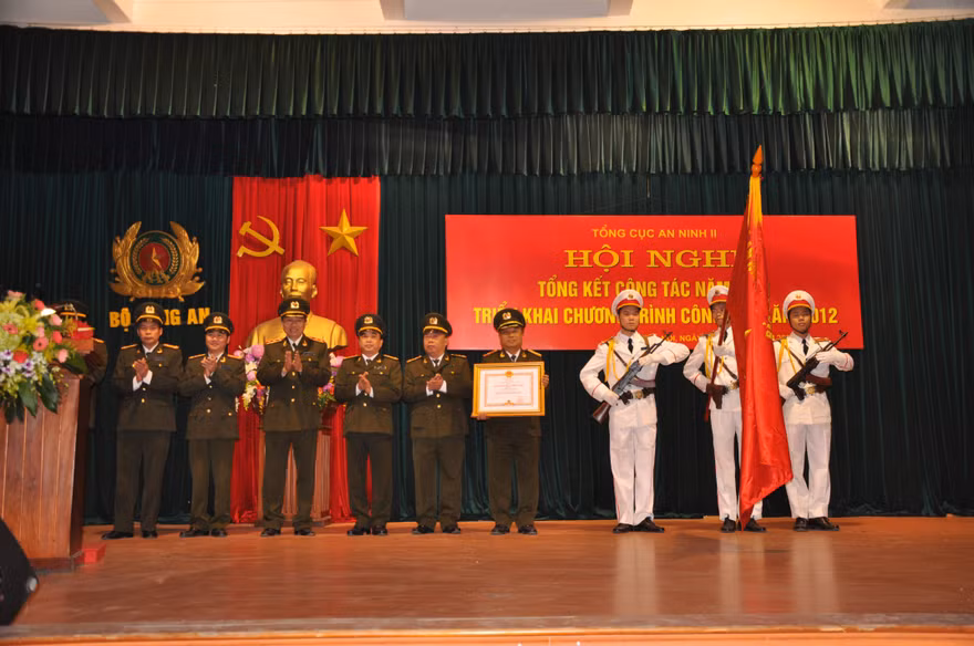 Những chiến sĩ thầm lặng giữa 'sóng ngầm'