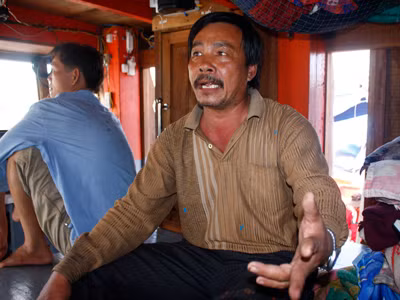 Tự xoay xở cứu mình