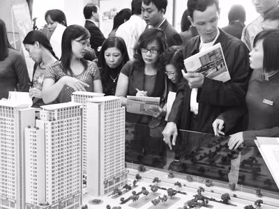 Bi hài DN địa ốc 'cầu cứu' cổ đông