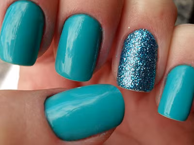 Nail phá cách với ngón đeo nhẫn