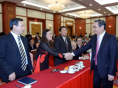Ban Bí thư gặp mặt giới văn nghệ sỹ, khoa học, trí thức