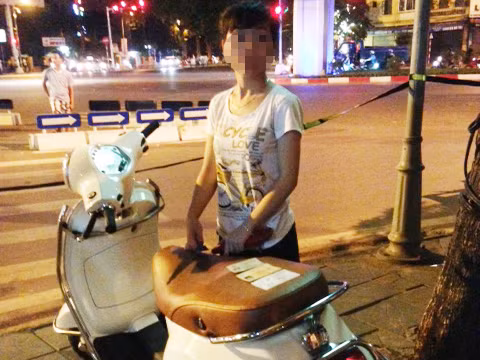Vứt xe, bỏ 'bạn tình' chạy trốn 141