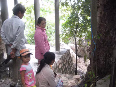 Sự thật về 'Phật hiện hình trên gốc cây'