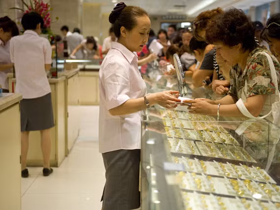 Giá vàng thấp nhất trong 7 tháng