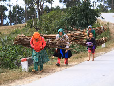 Tái nghèo tăng vì có nơi chính quyền quan liêu