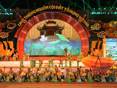 Làm du lịch, xây nông thôn, tuyển người tài, chỉnh công chức