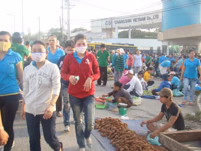 Việc làm, nỗi buồn cuối năm