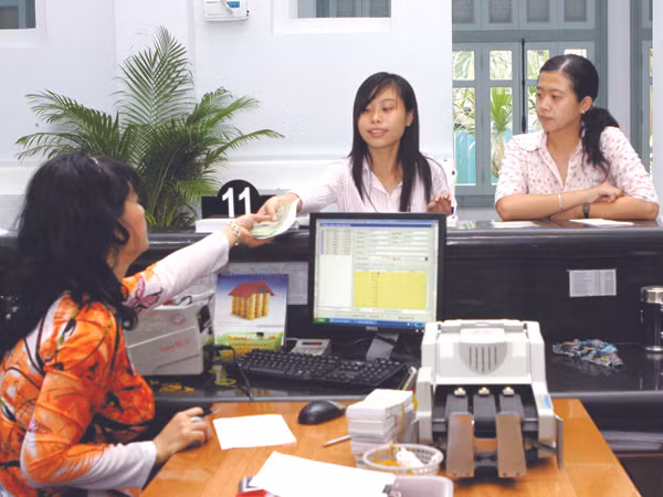 Nên giảm thuế cho doanh nghiệp