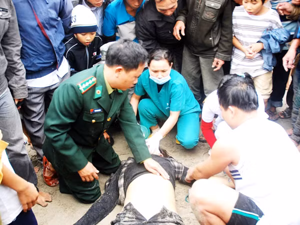 Huy động trực thăng, lưới quét tìm đồng đội
