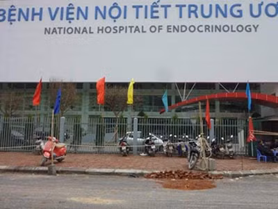 Bác sĩ đánh nhau nhập viện vì... phát biểu