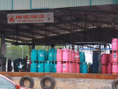 Lộ dấu hiệu làm lậu hàng vạn vỏ bình gas