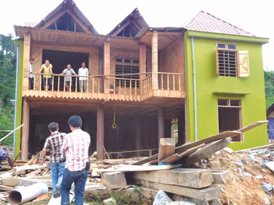 Đua nhau dựng nhà tiền tỷ giữa rừng