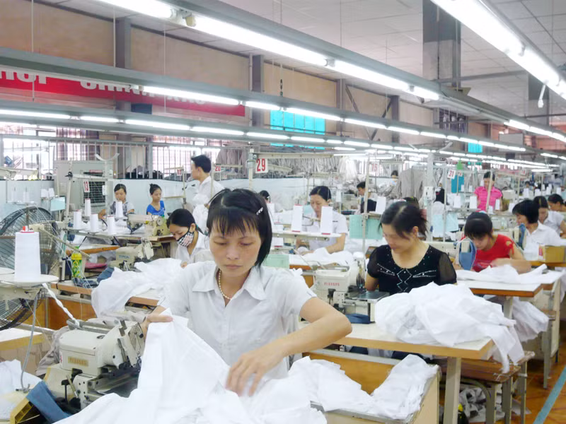 Khi doanh nghiệp nợ đọng BHXH, quyền lợi người lao động bị xâm hại nghiêm trọng. Ảnh: Phong Cầm