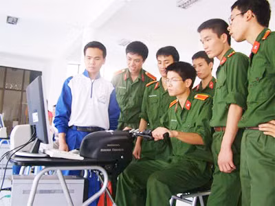 Gần 1.300 chỉ tiêu vào các trường quân đội
