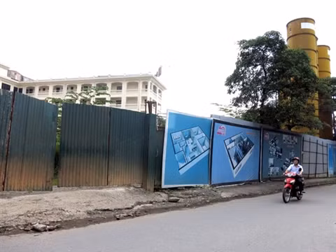 Tháp Doanh nhân sau 2 năm khởi công không phép