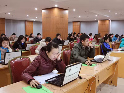 Thí sinh làm bài thi trực tuyến