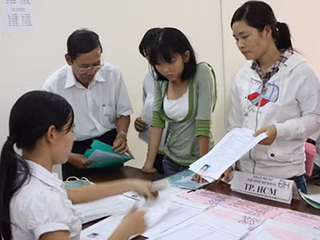 Vẫn đua vào các ngành kinh tế