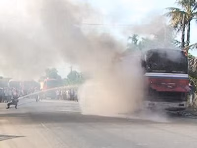 Cháy xe khách trên quốc lộ 1A