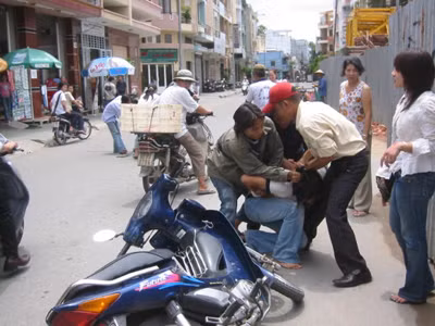 Kinh tế càng khó khăn, nạn cướp giật càng phức tạp