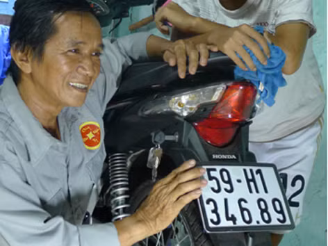 Người nghèo, mười năm và giấc mơ xe mới
