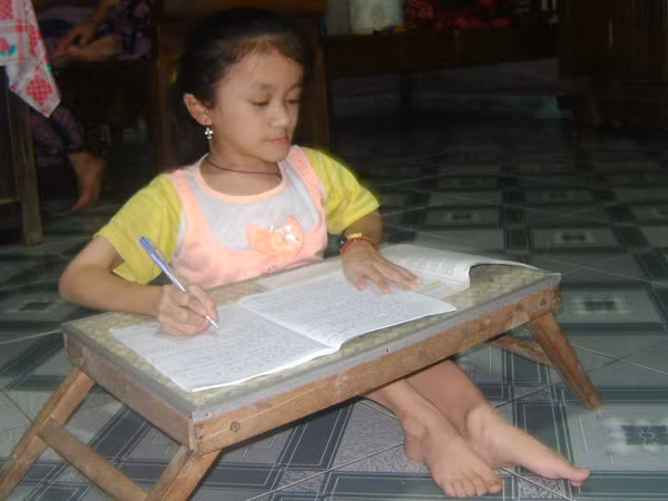 Học giỏi dù mắc bệnh xương thủy tinh