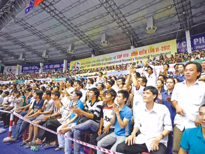 Hờ hững với bóng chuyền