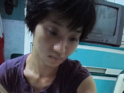 Gã chồng hung bạo hành vợ như thời Trung cổ