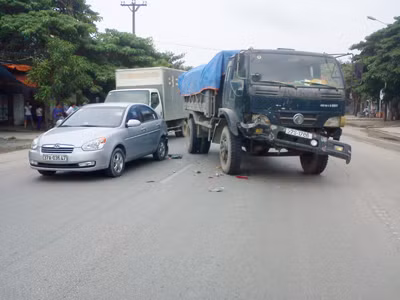 Va chạm giao thông, một người bị thương.