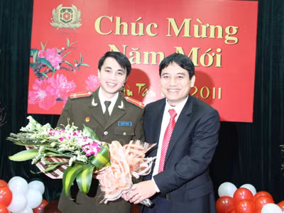 Bí thư TƯ Đoàn chúc Tết Bộ Tư lệnh Cảnh vệ