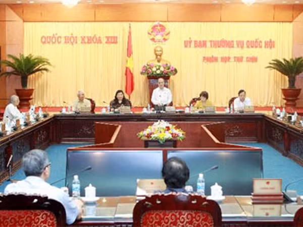 Tháng 8, chất vấn về nợ xấu ngân hàng