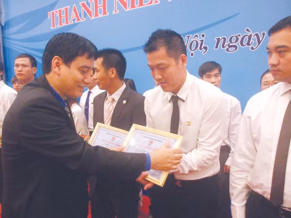 Tạo điều kiện cho thanh niên cống hiến